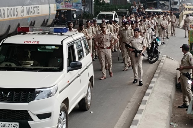 भीम जयंतीच्या पुष्ठभुमीवर लाखनी पोलिसांचे पथसंचलन